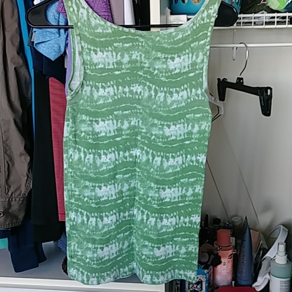 Green tie dye tank top - Picture 2 of 3
